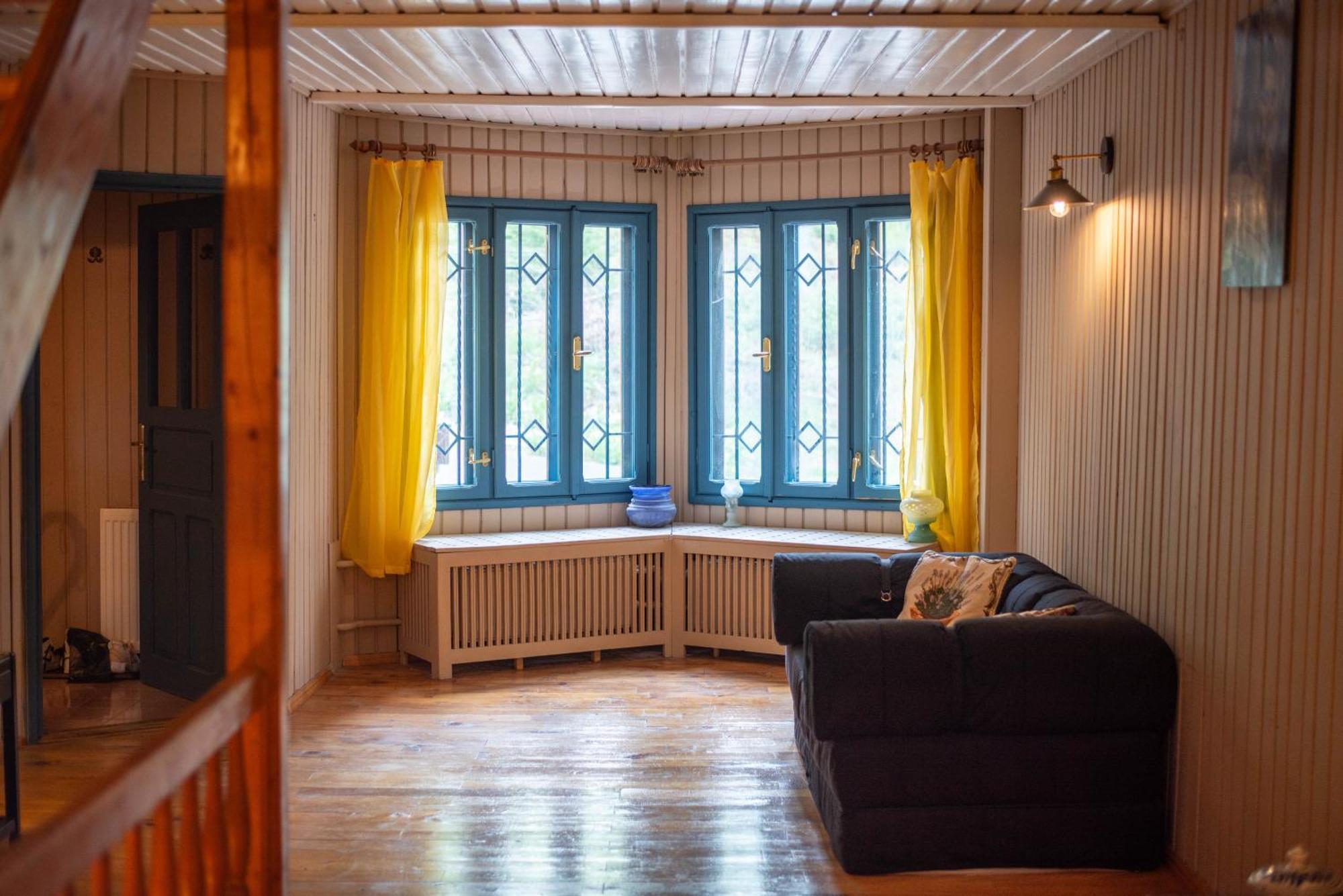 Villa Sara In Sinaia Near Peles & Gondola Zewnętrze zdjęcie